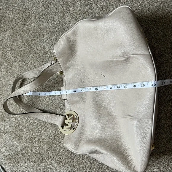 Michael Kors East West Fulton pebbled leather tote - Picture 9 of 13